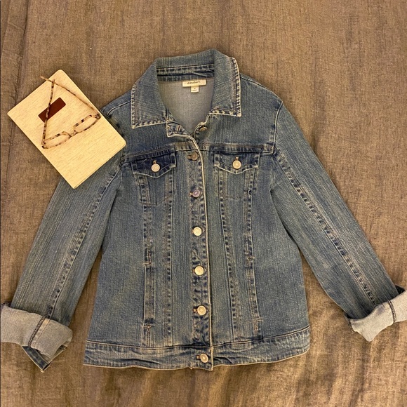 Denim jacket, medium wash denim. Size medium - Picture 2 of 5